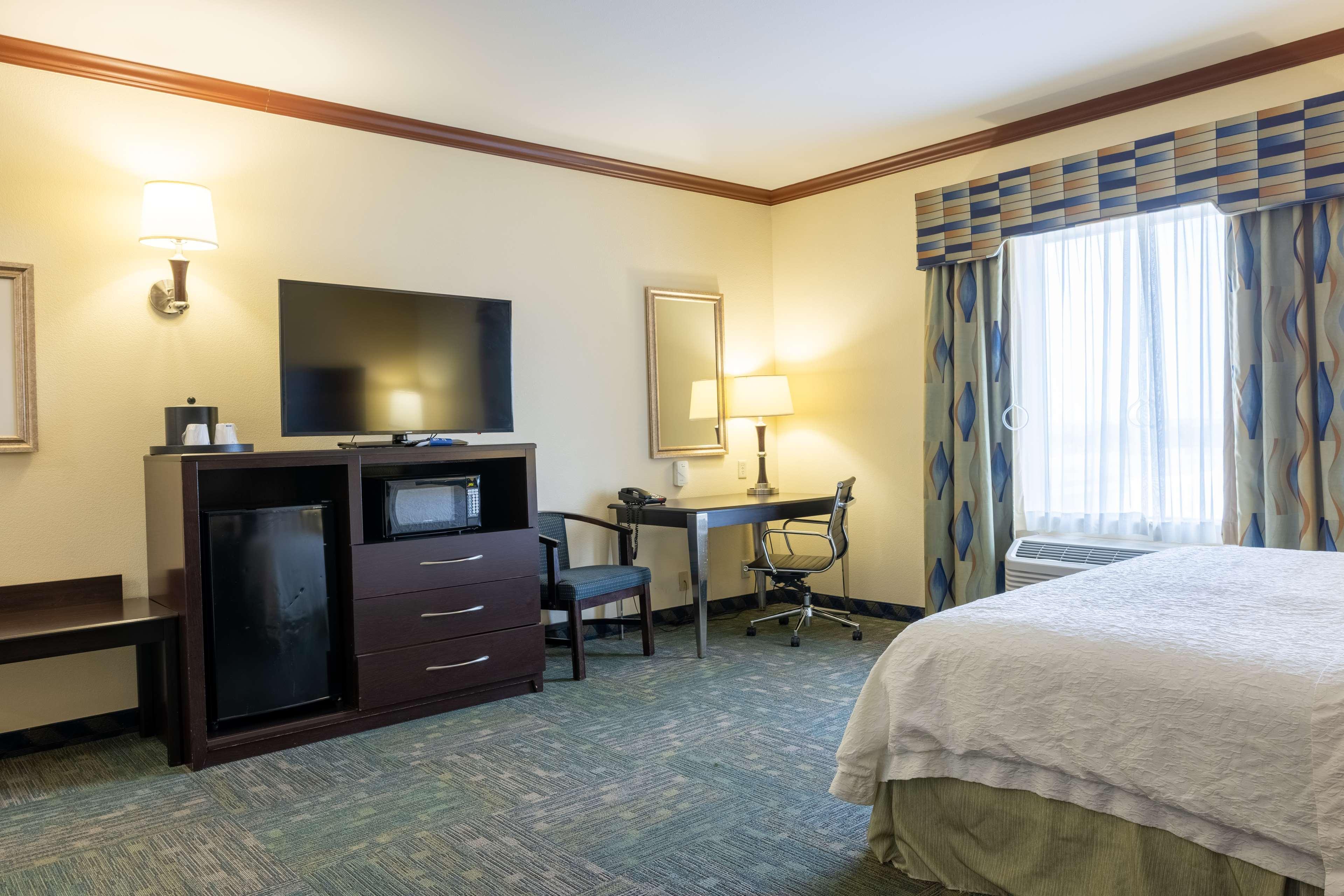 Hampton Inn Alice Bagian luar foto