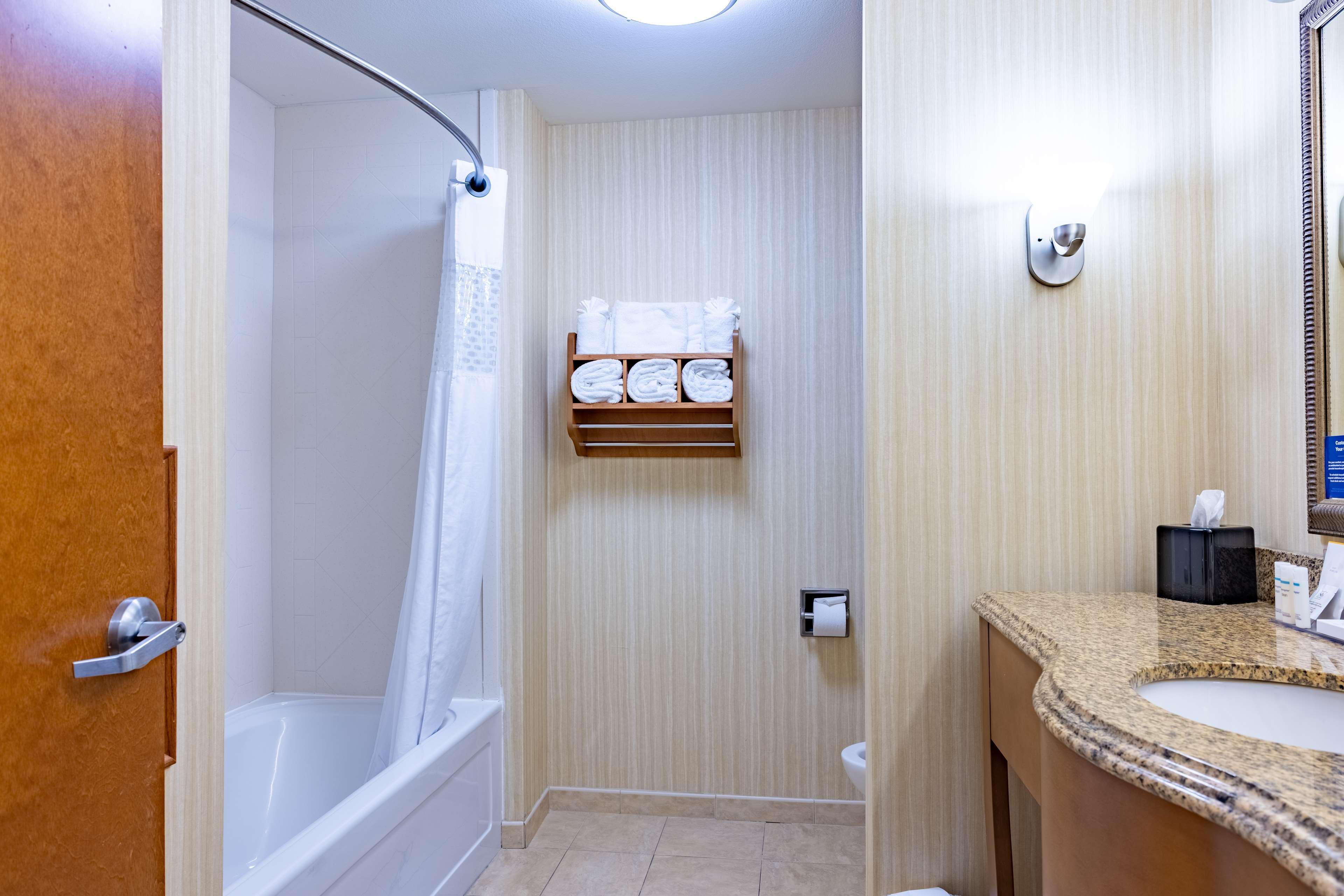 Hampton Inn Alice Bagian luar foto