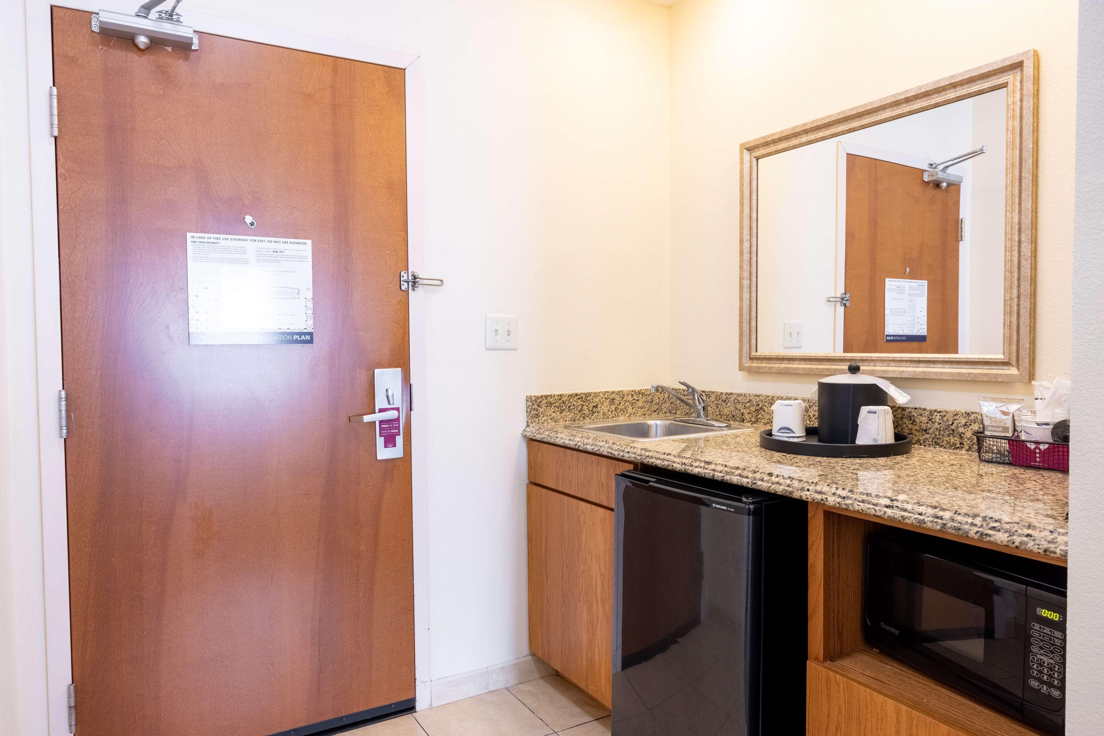 Hampton Inn Alice Bagian luar foto