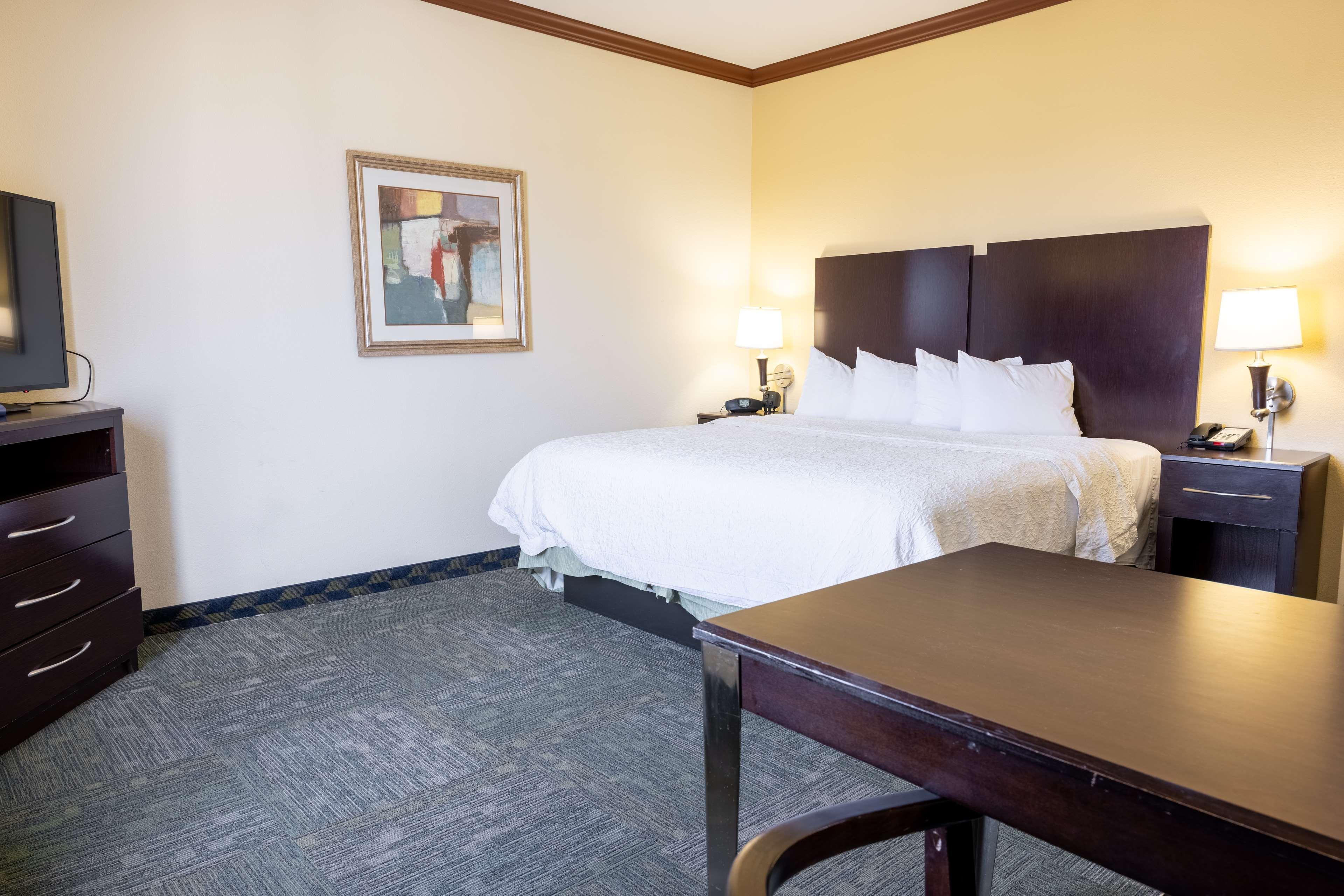 Hampton Inn Alice Bagian luar foto