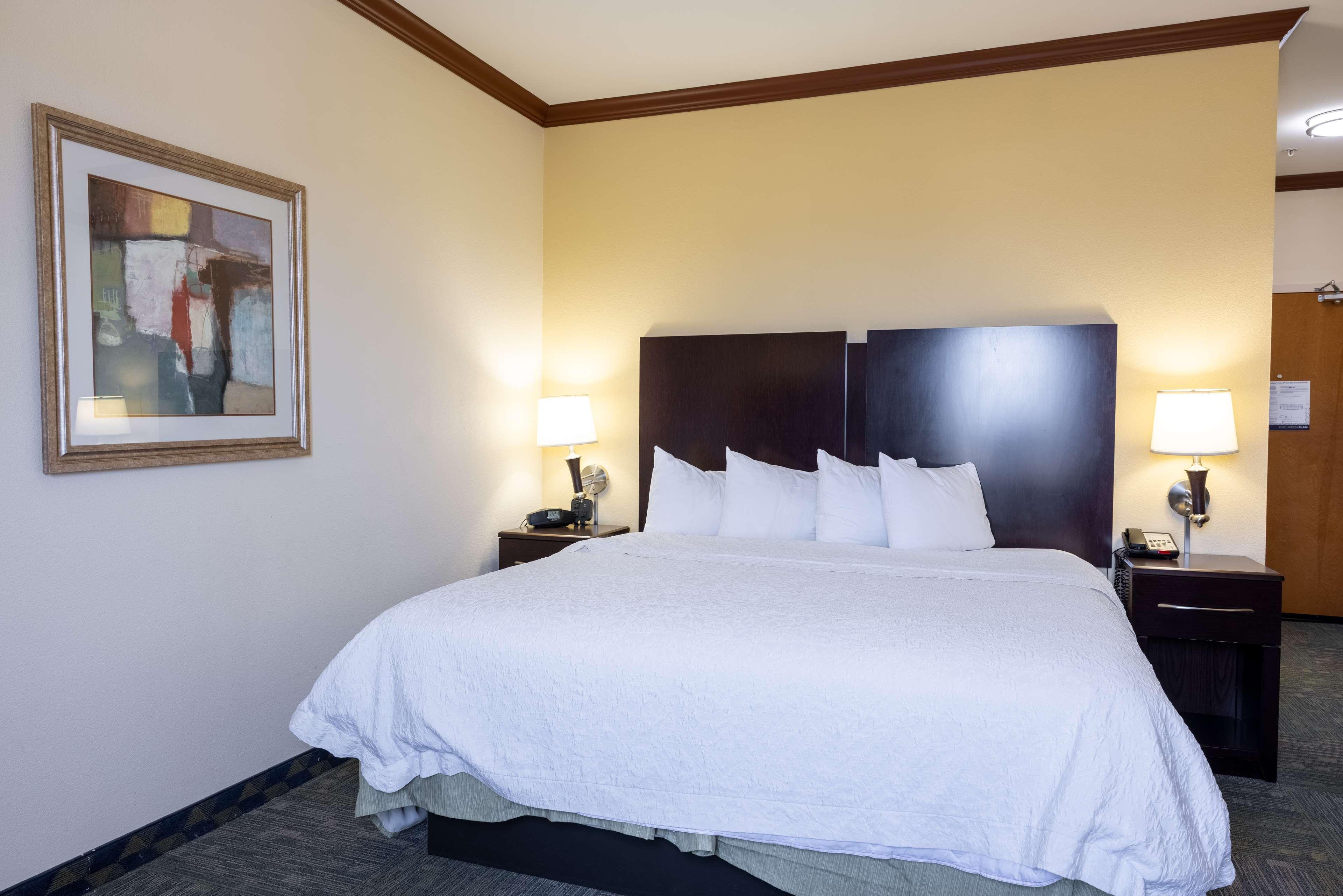 Hampton Inn Alice Bagian luar foto