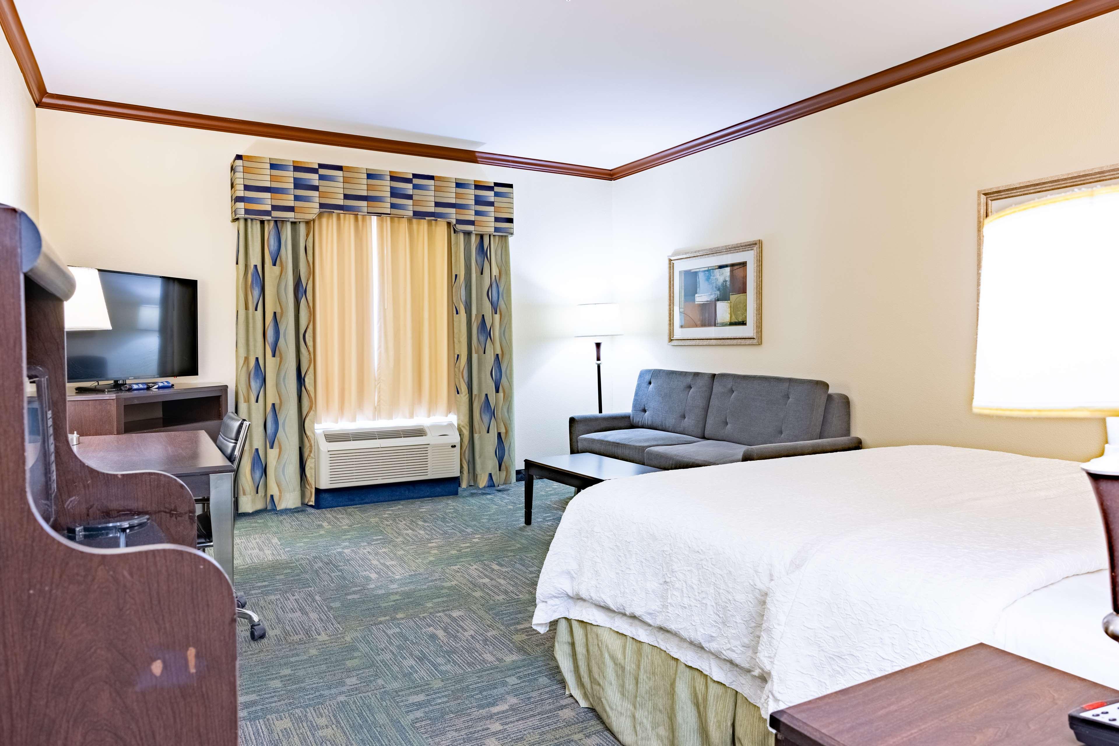 Hampton Inn Alice Bagian luar foto