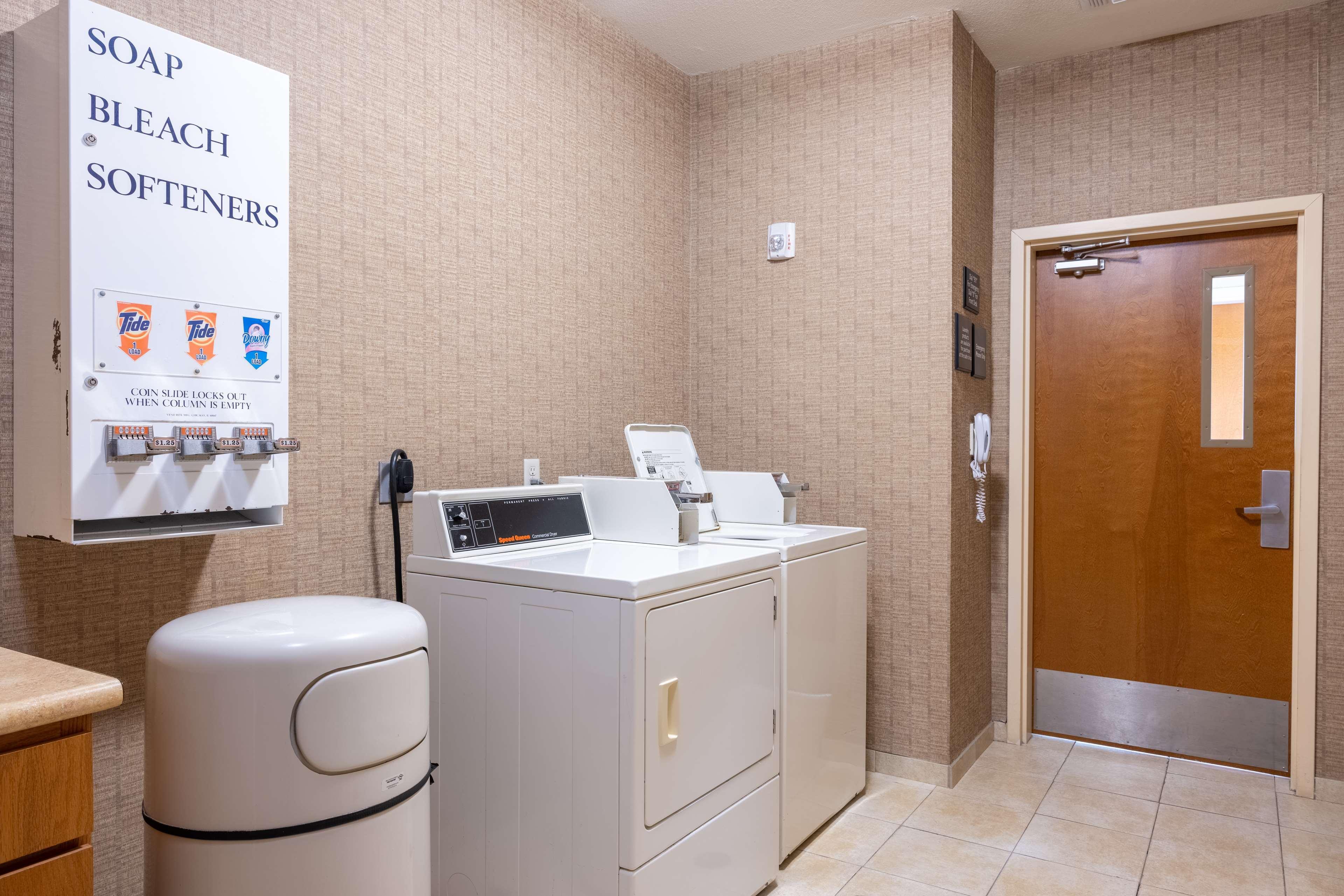 Hampton Inn Alice Bagian luar foto