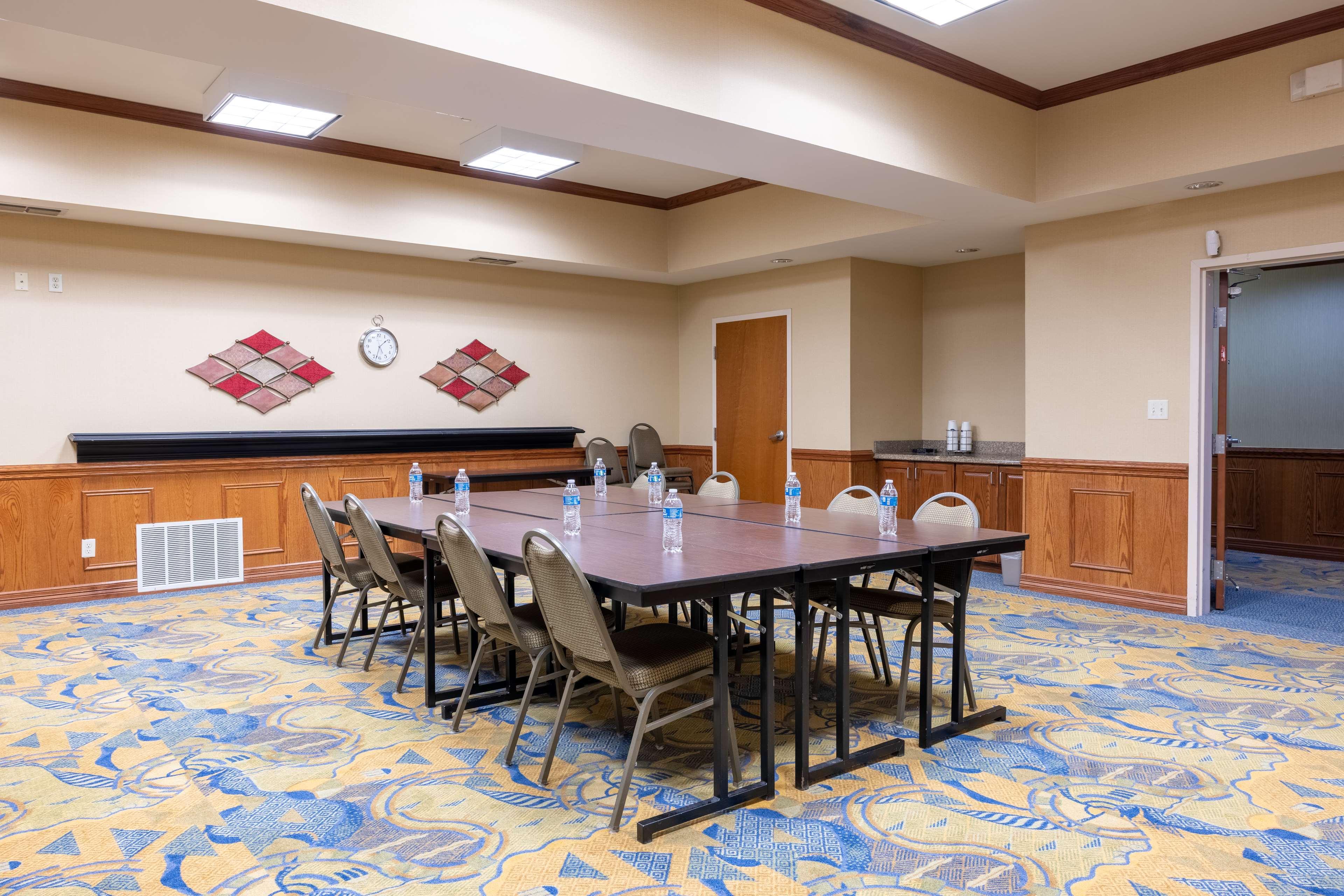 Hampton Inn Alice Bagian luar foto