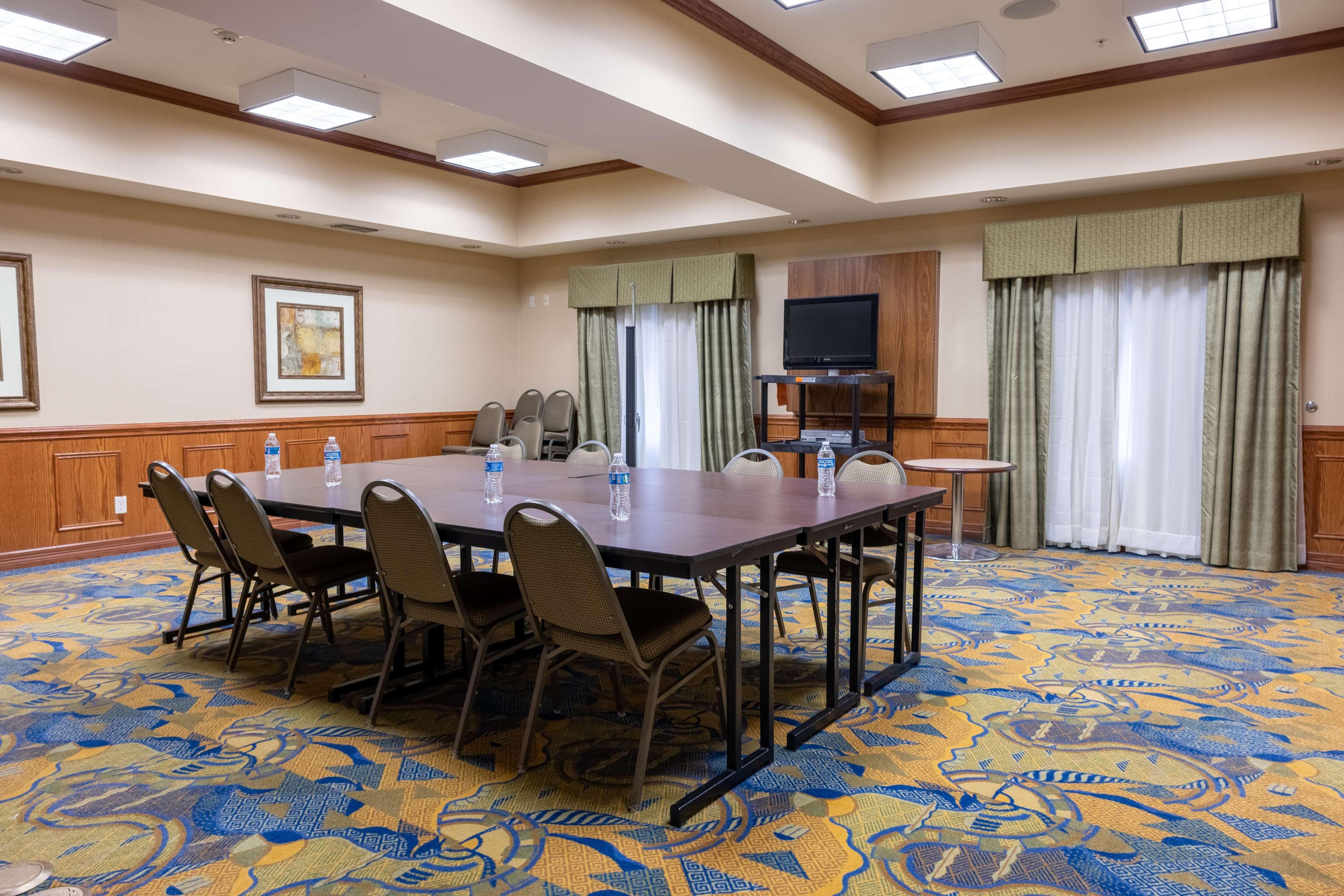 Hampton Inn Alice Bagian luar foto