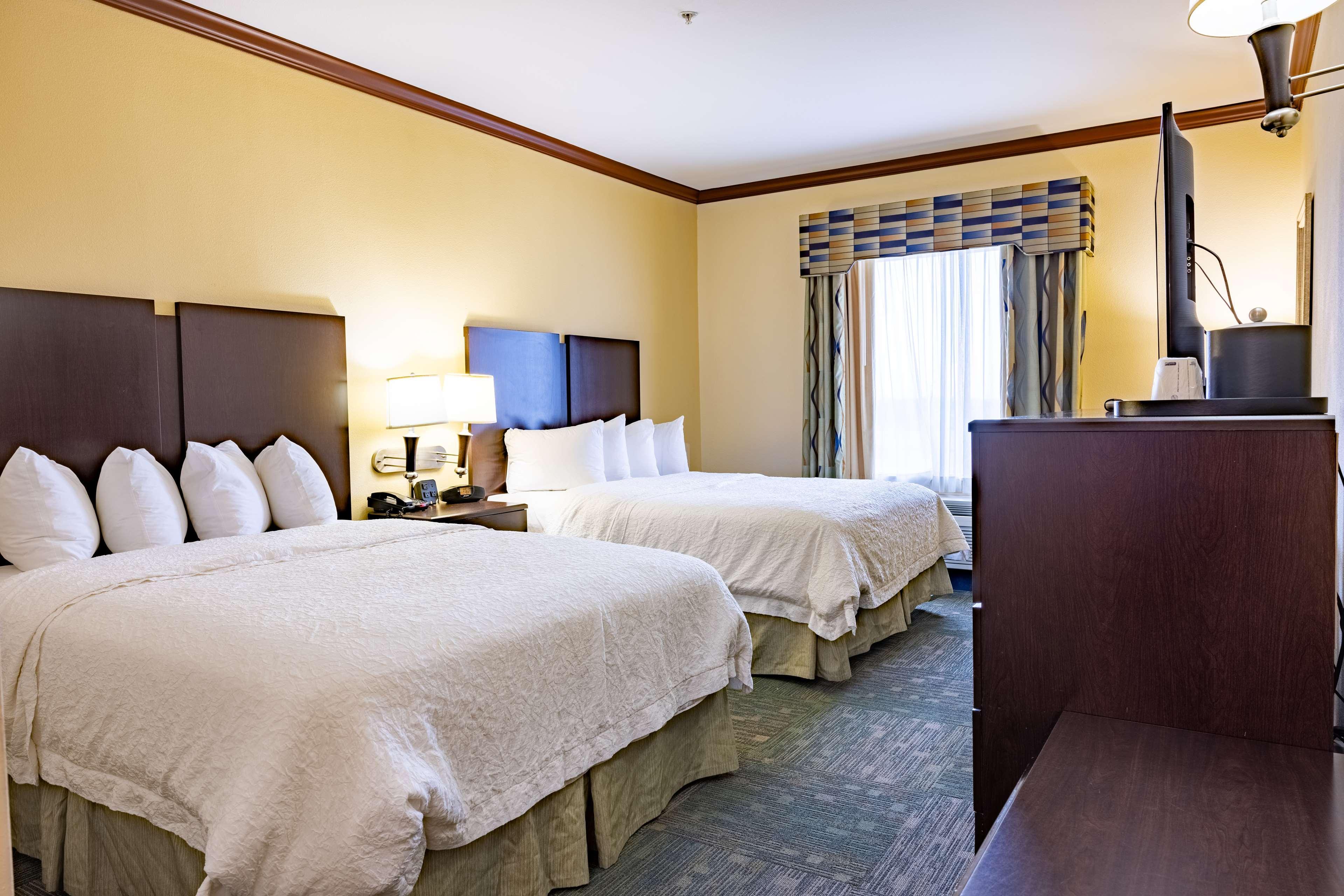 Hampton Inn Alice Bagian luar foto