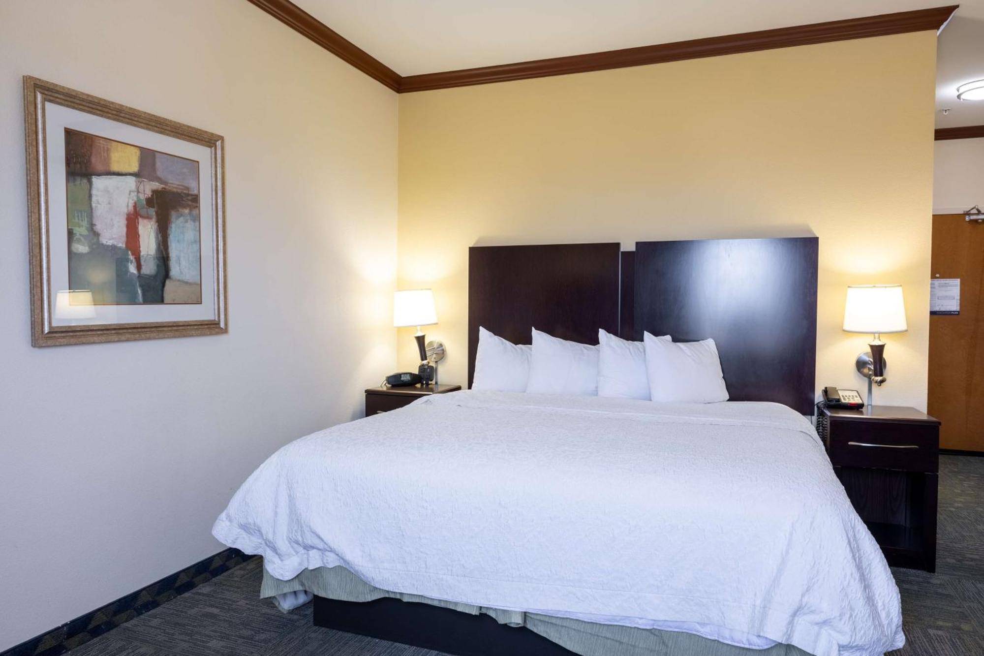Hampton Inn Alice Bagian luar foto